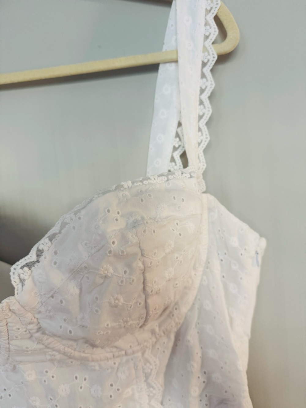Fashion Nova White Eyelet Lace Bustier Chemise - Picture 4 of 9
